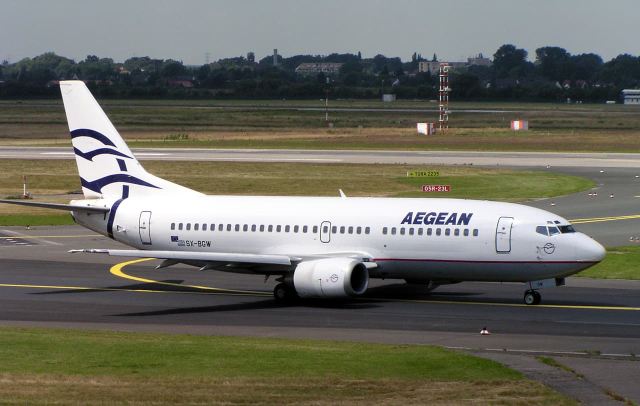 Aegean Airlines vliegtuig in vlucht