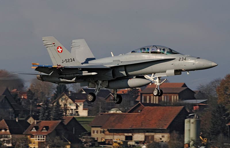 Swiss vliegtuig in vlucht