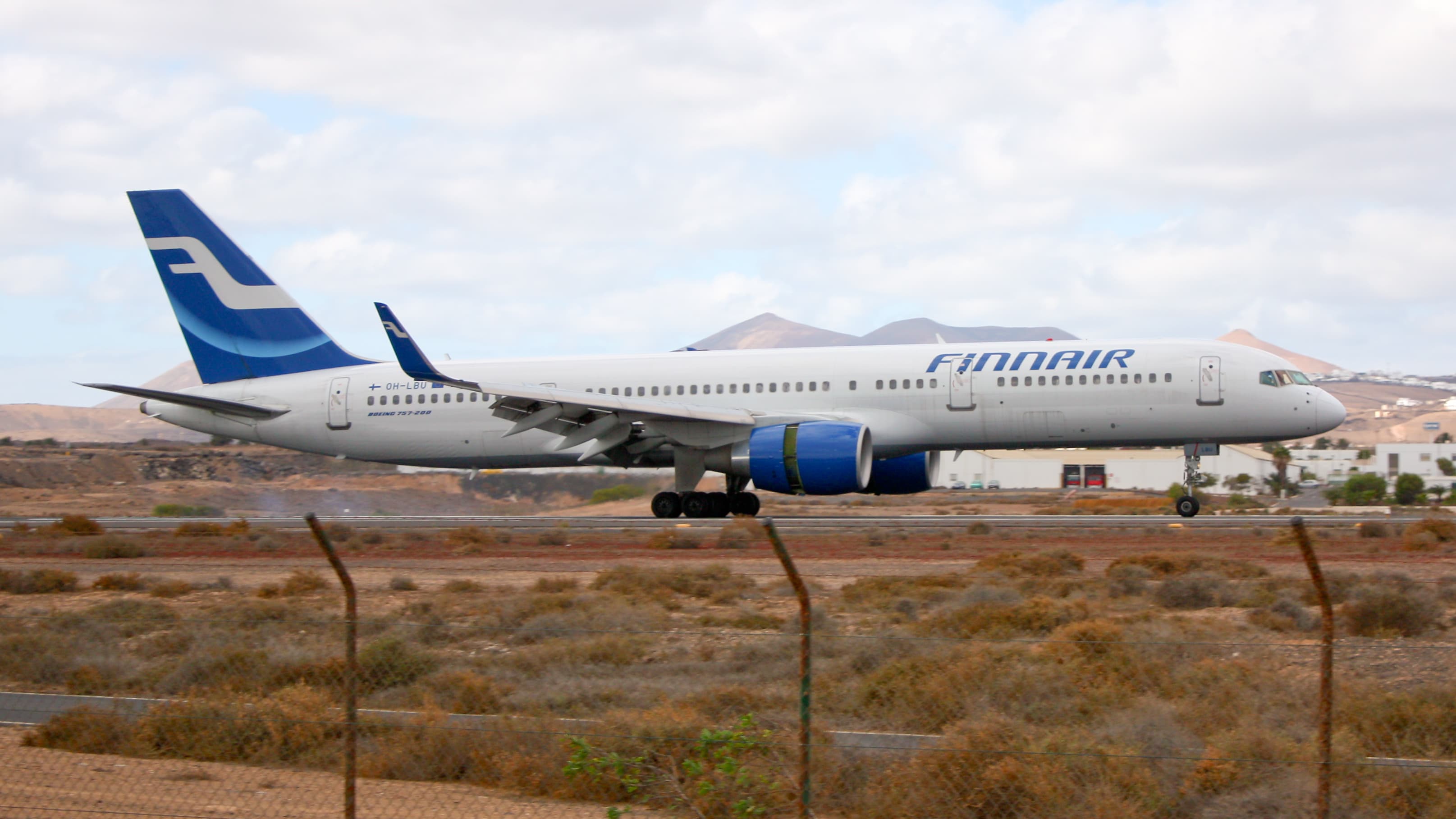 Finnair vliegtuig in vlucht