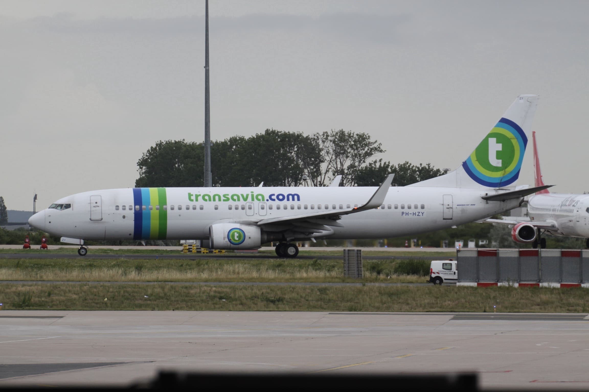 Transavia vliegtuig in vlucht